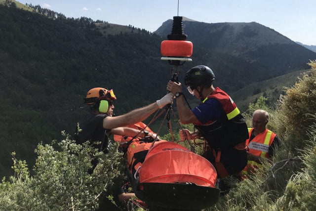 Wilderness first aid training session